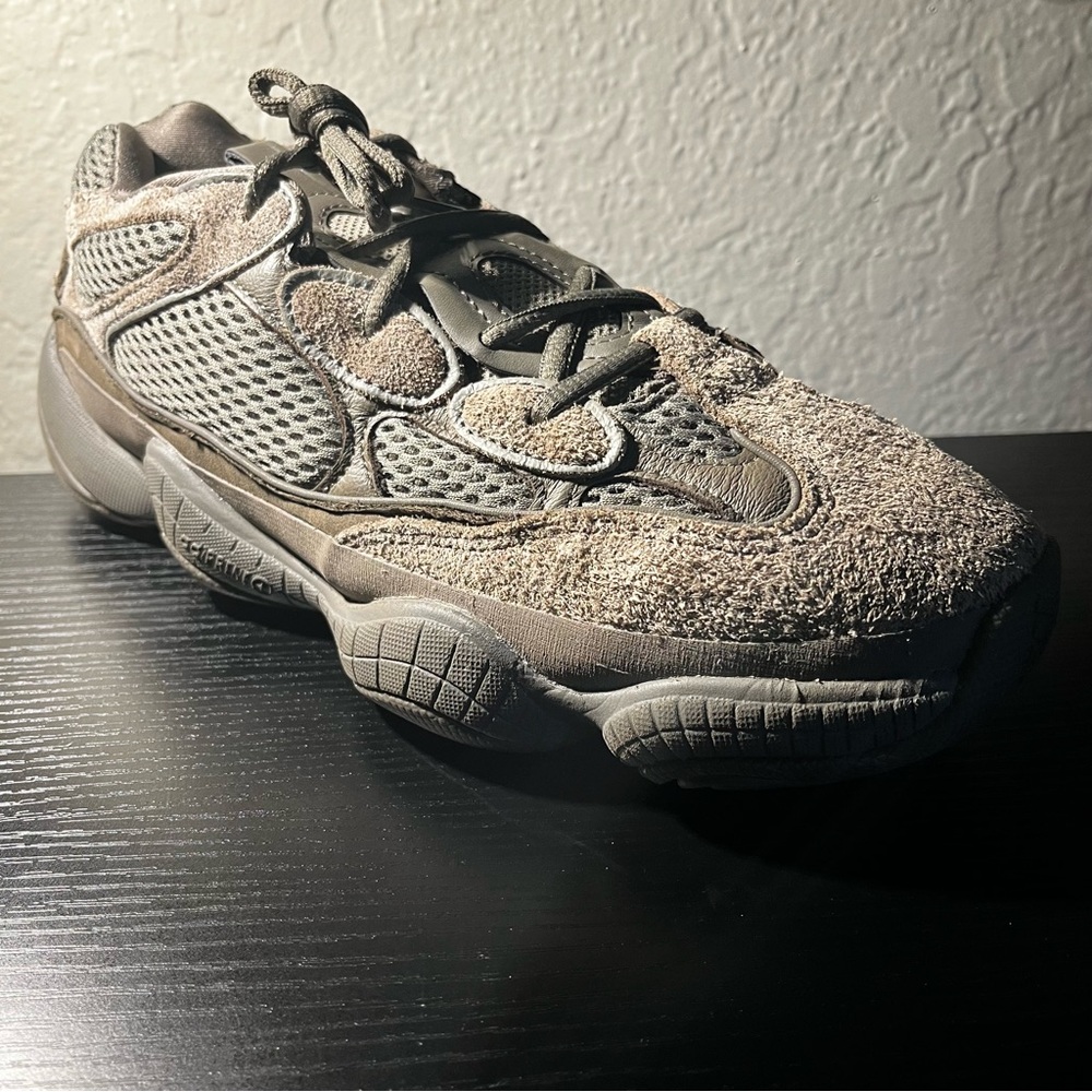 Adidas Yeezy 500 in Brown Clay
